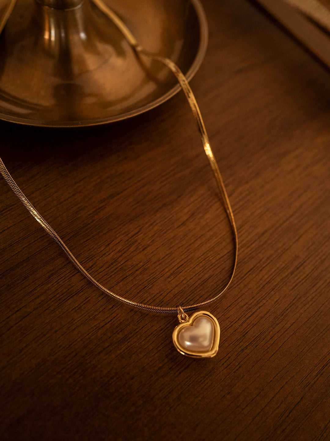 A love pendant necklace