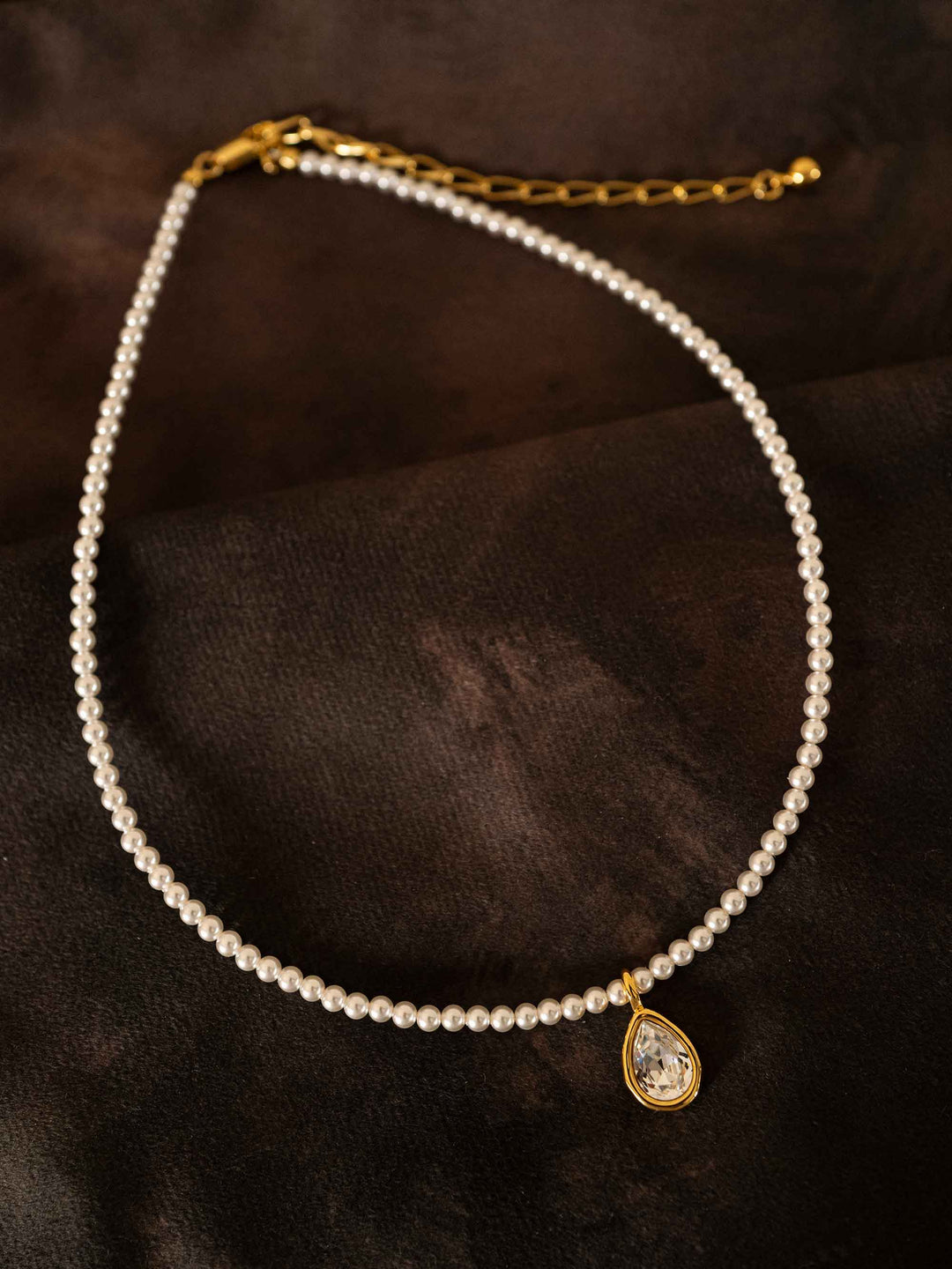 Water drop pendant pearl necklace