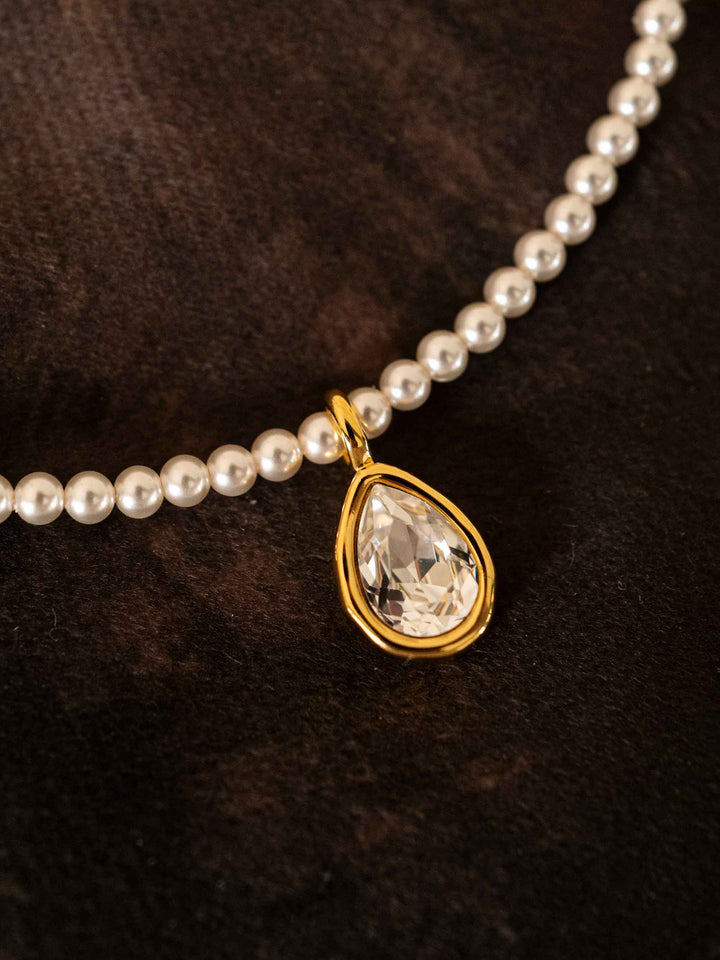 Water drop pendant pearl necklace