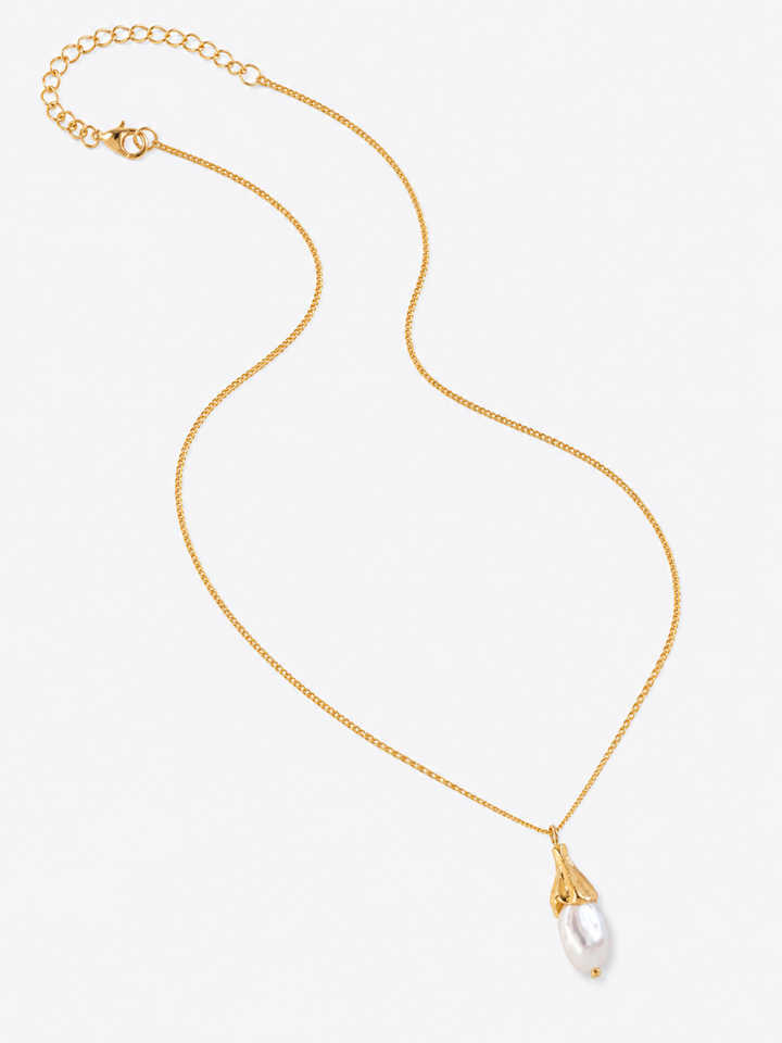 Drop Pearl Gold Necklace