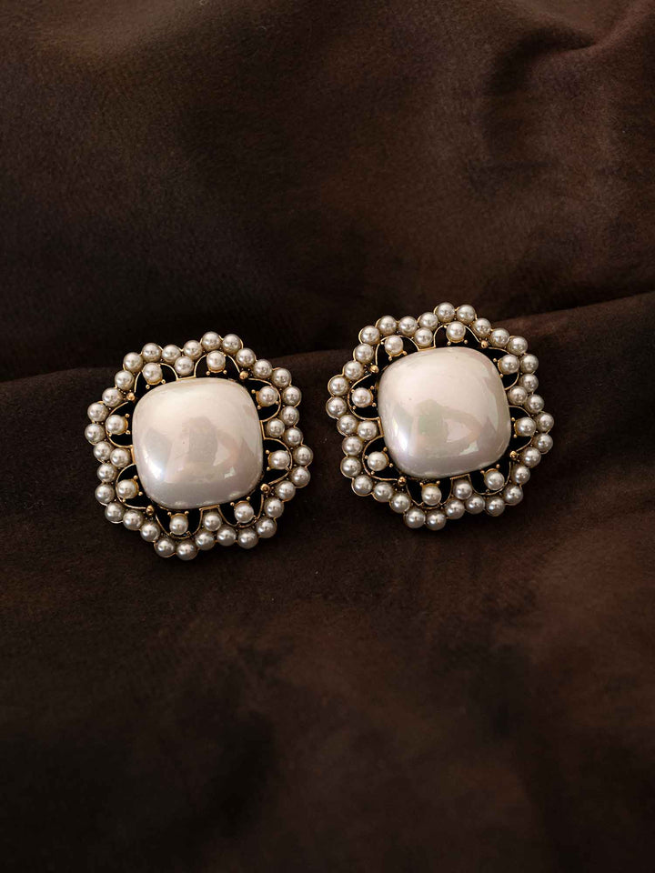 Lisandra Pearl Stud Earrings