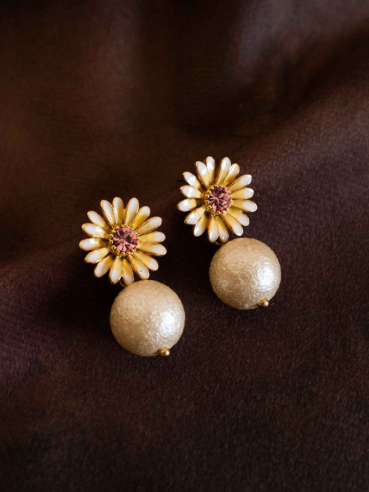 Daylin  Pearl Earrings