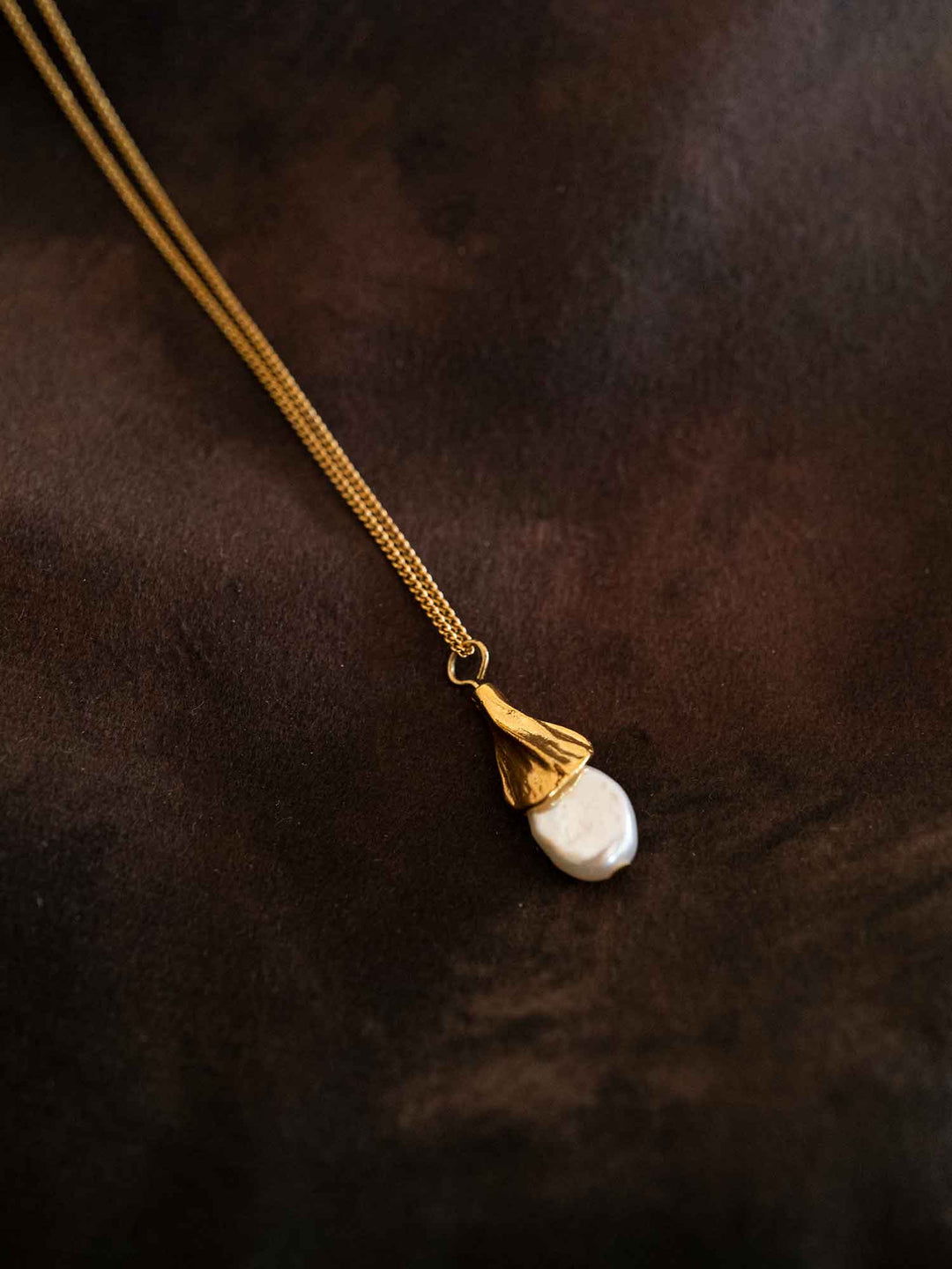 Drop Pearl Gold Necklace