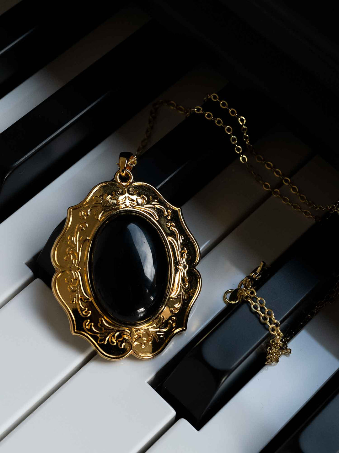 Ramira Necklace Black