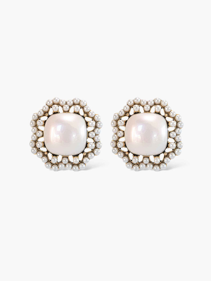 Lisandra Pearl Stud Earrings