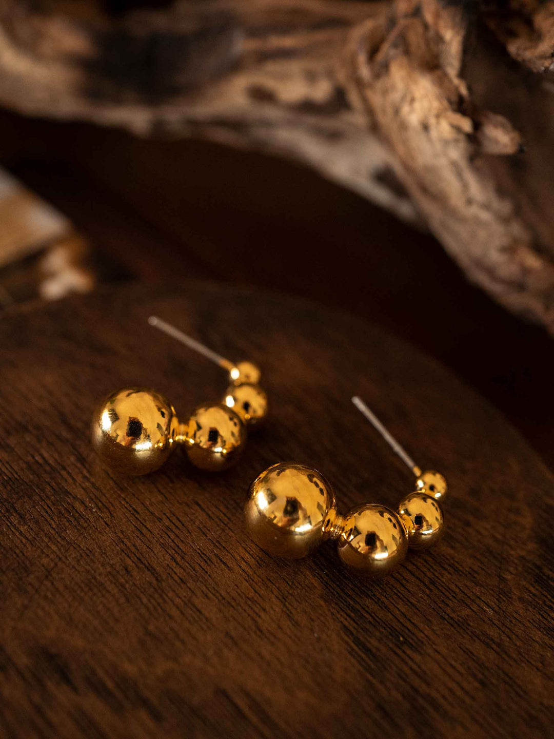 Small linked beads Gold Earrings 