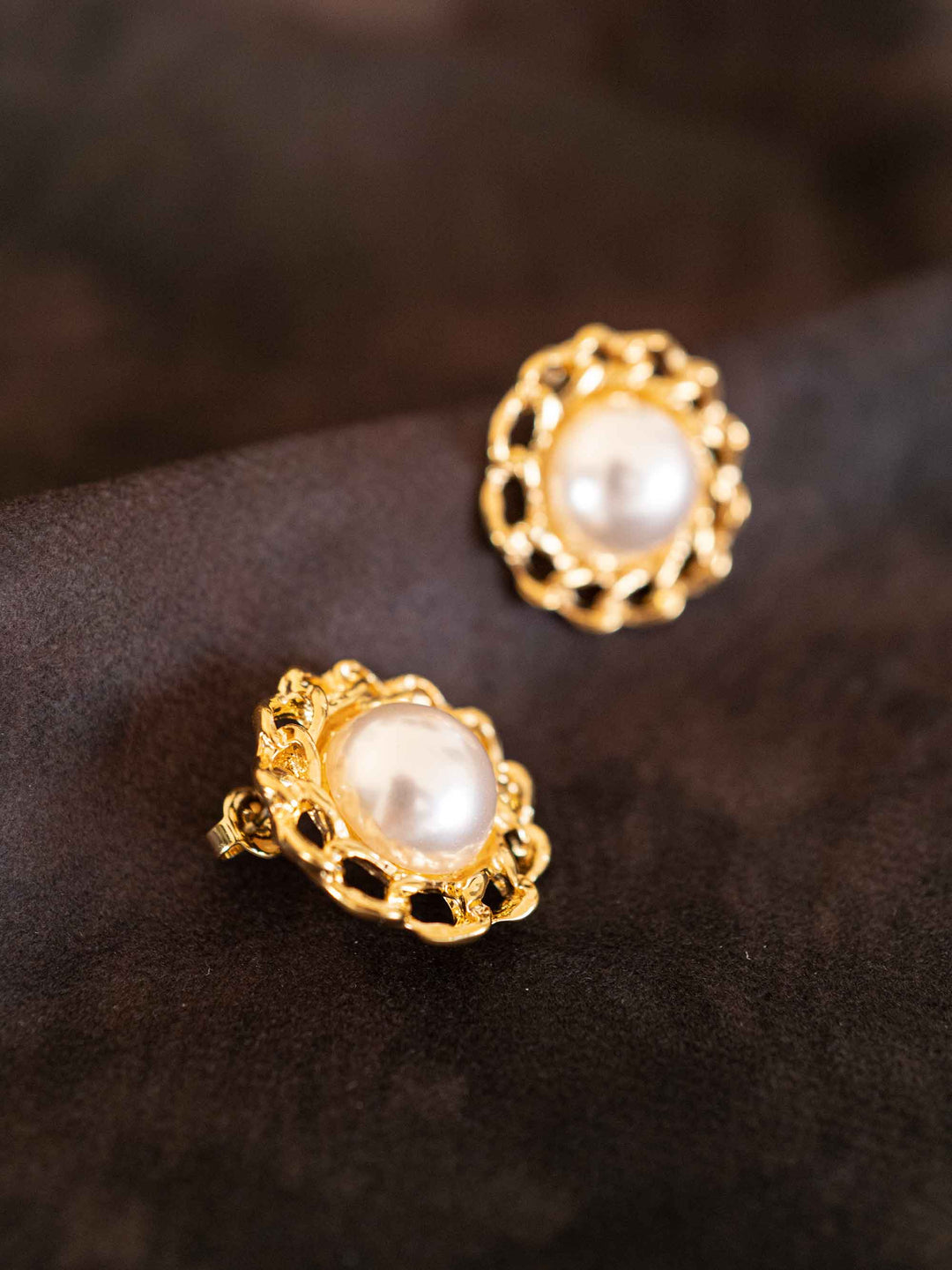 Golden round pearl earrings