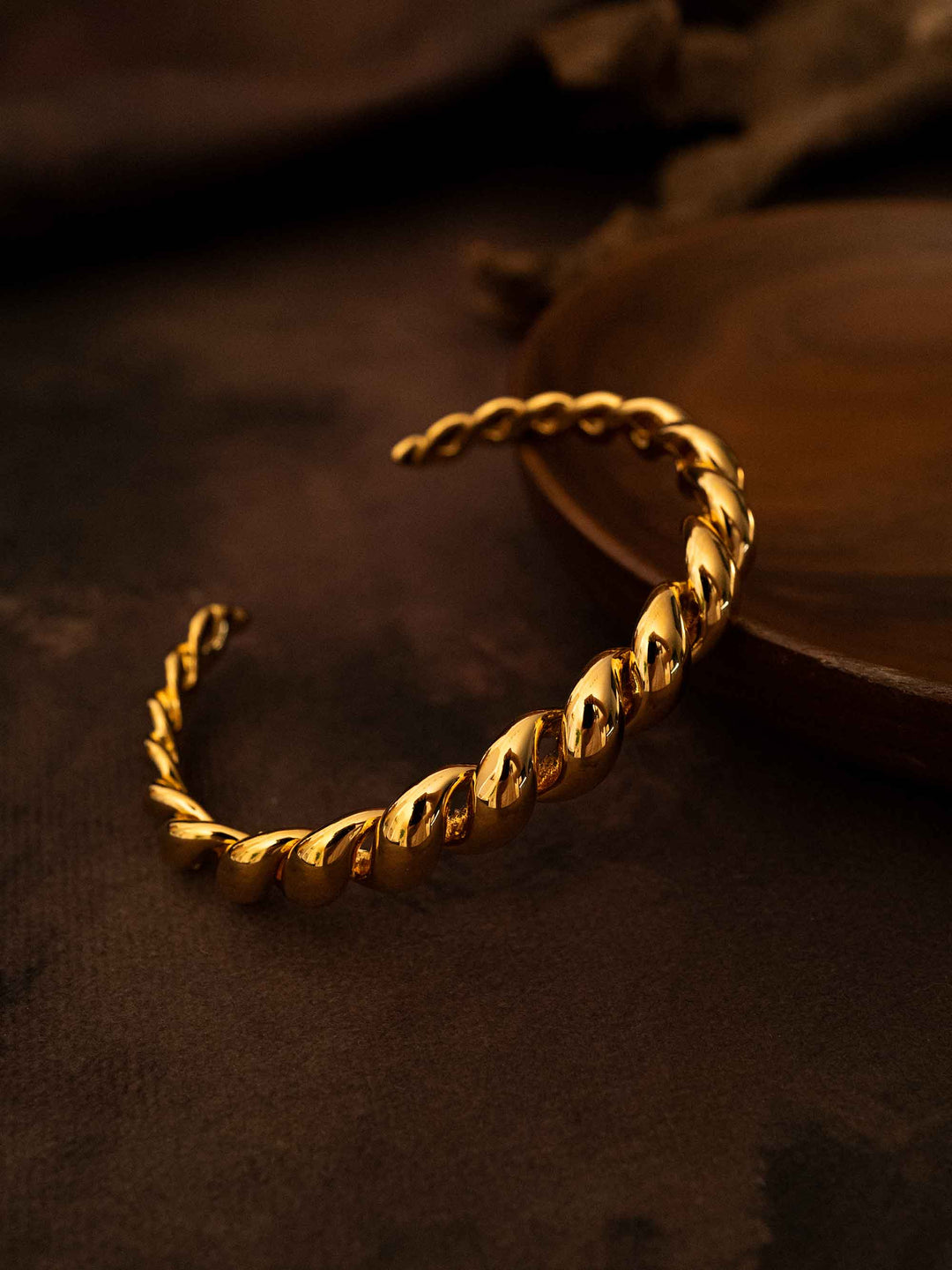 A golden twist bracelet