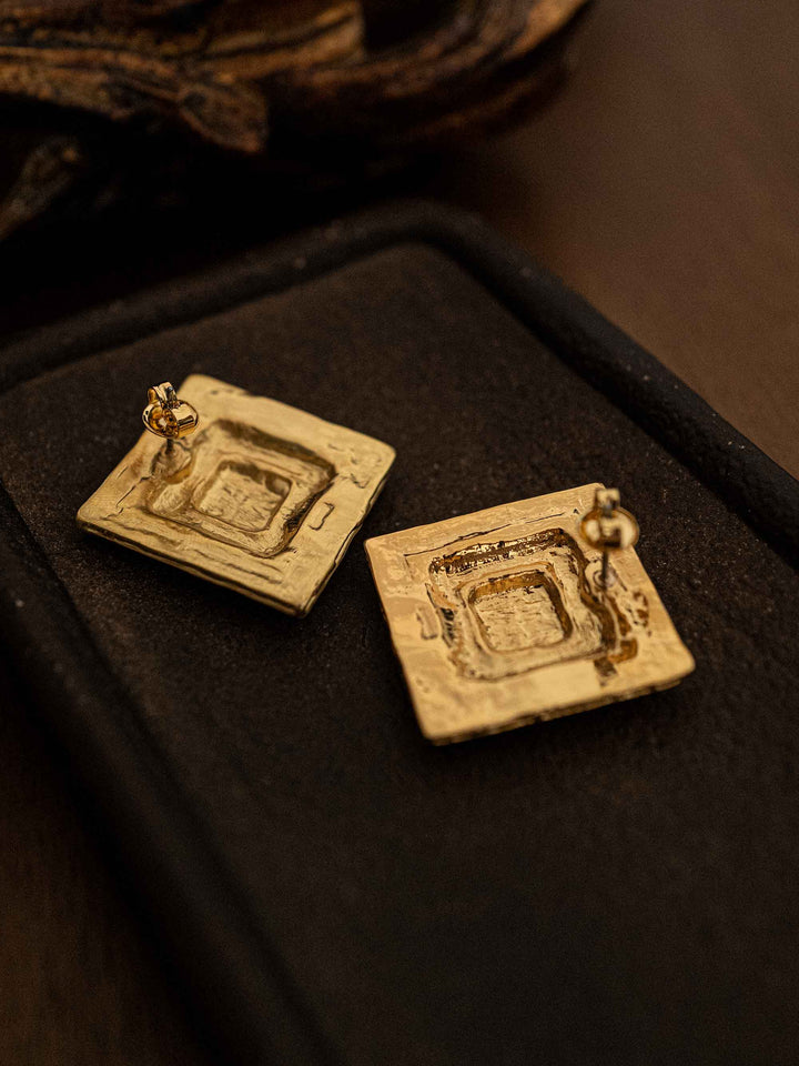 One square gold earring