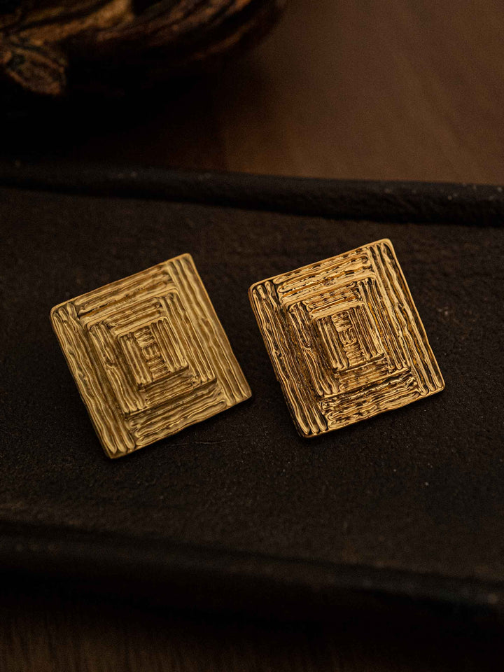 One square gold earring