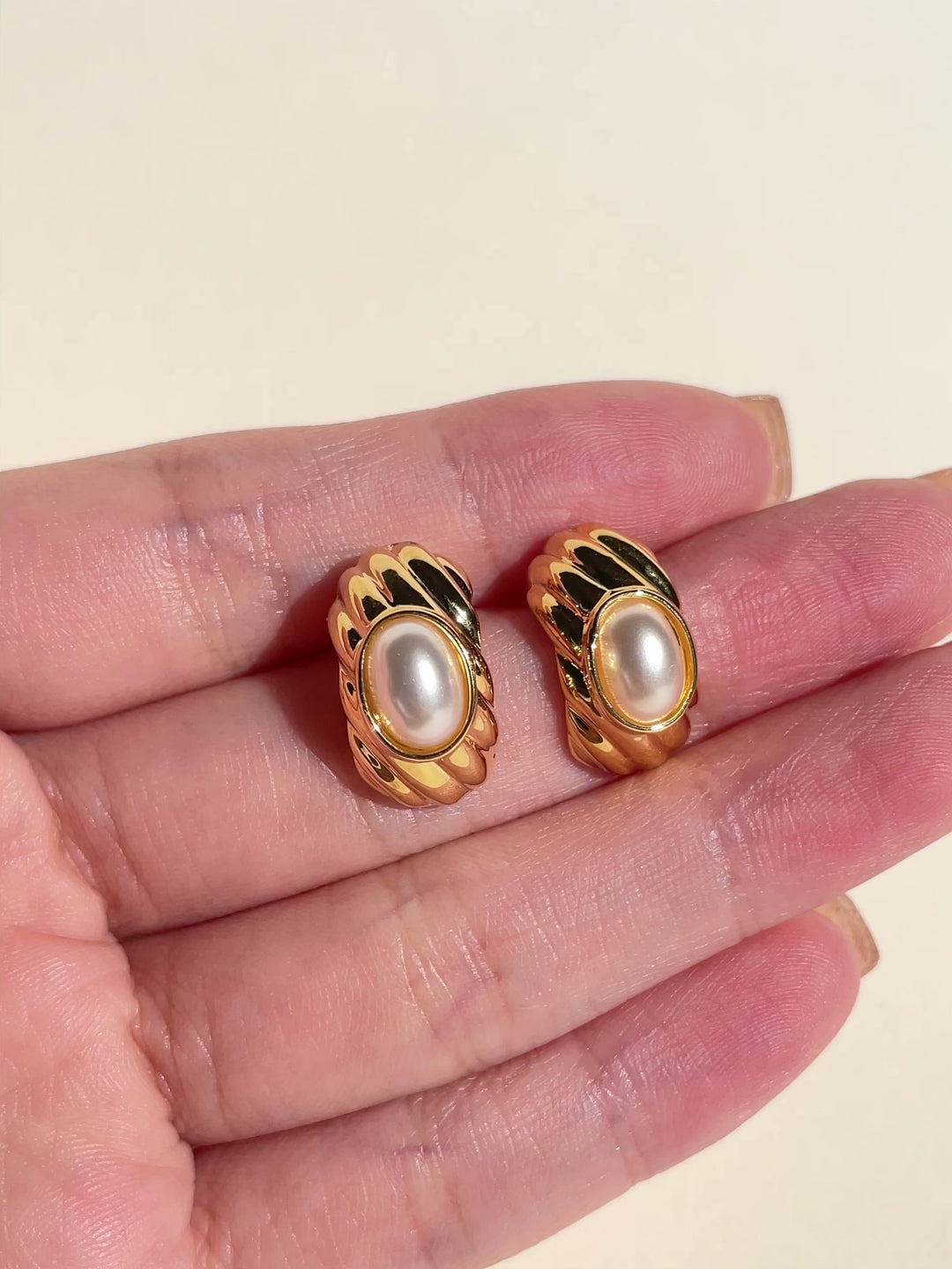 Dawn Pearl Gold Earrings