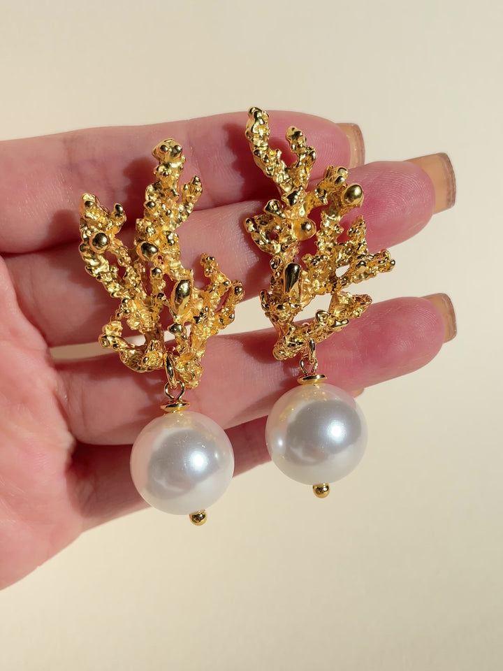 Calista Pearl Earrings