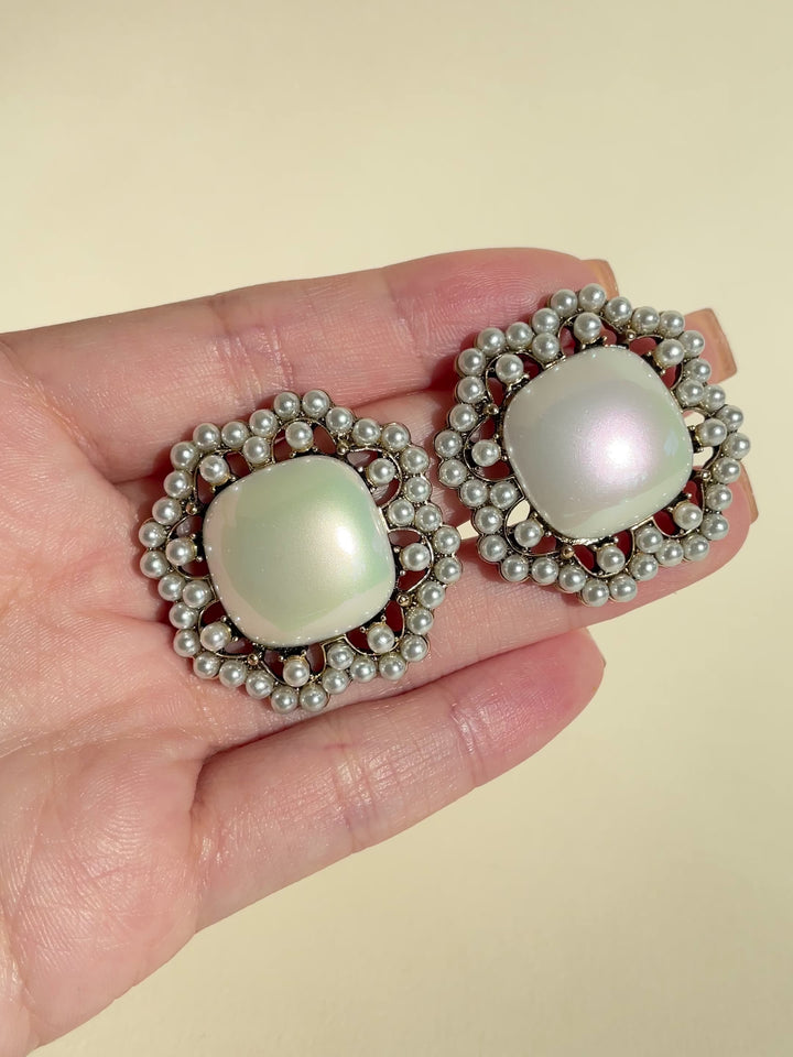 Lisandra Pearl Stud Earrings