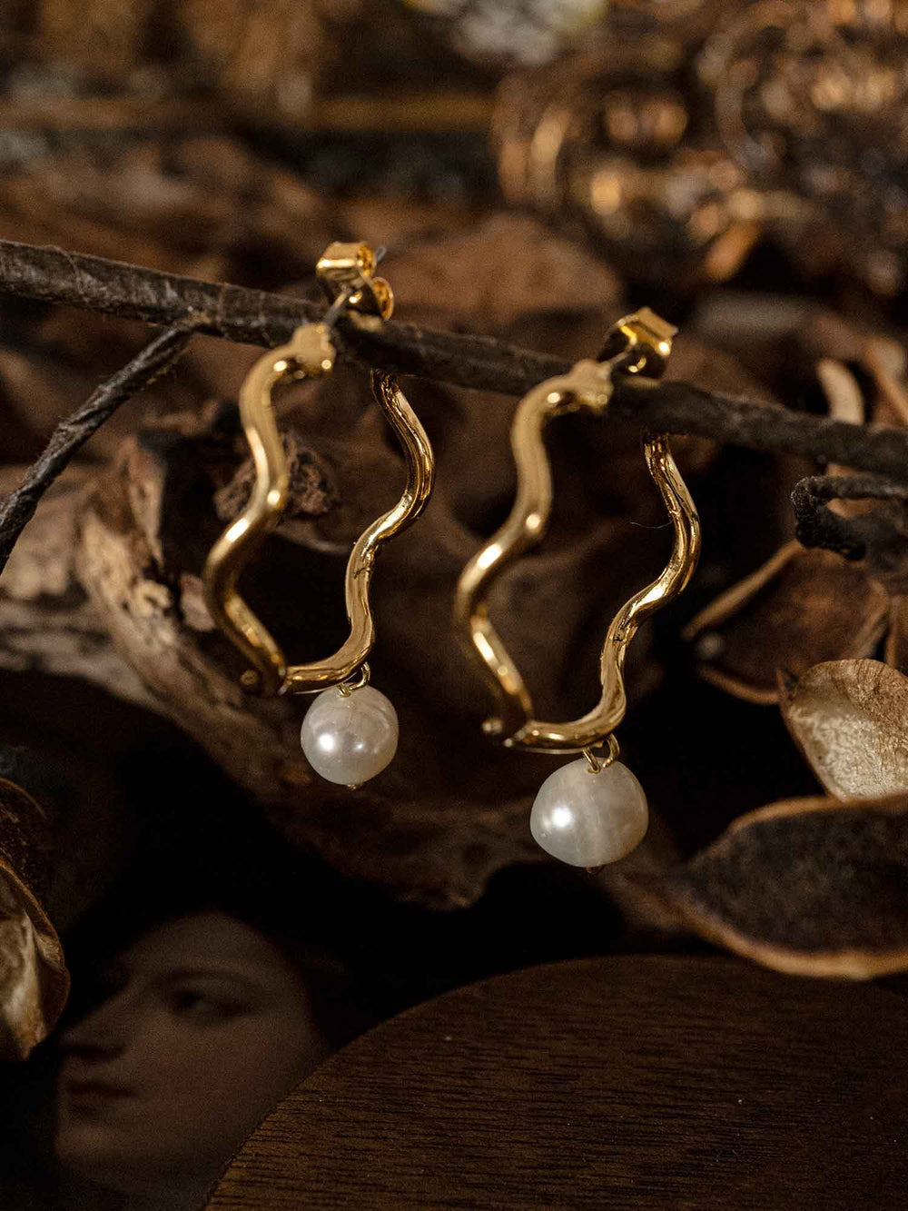 Pendientes Aro diseño de onda Perlas de agua dulce Oro